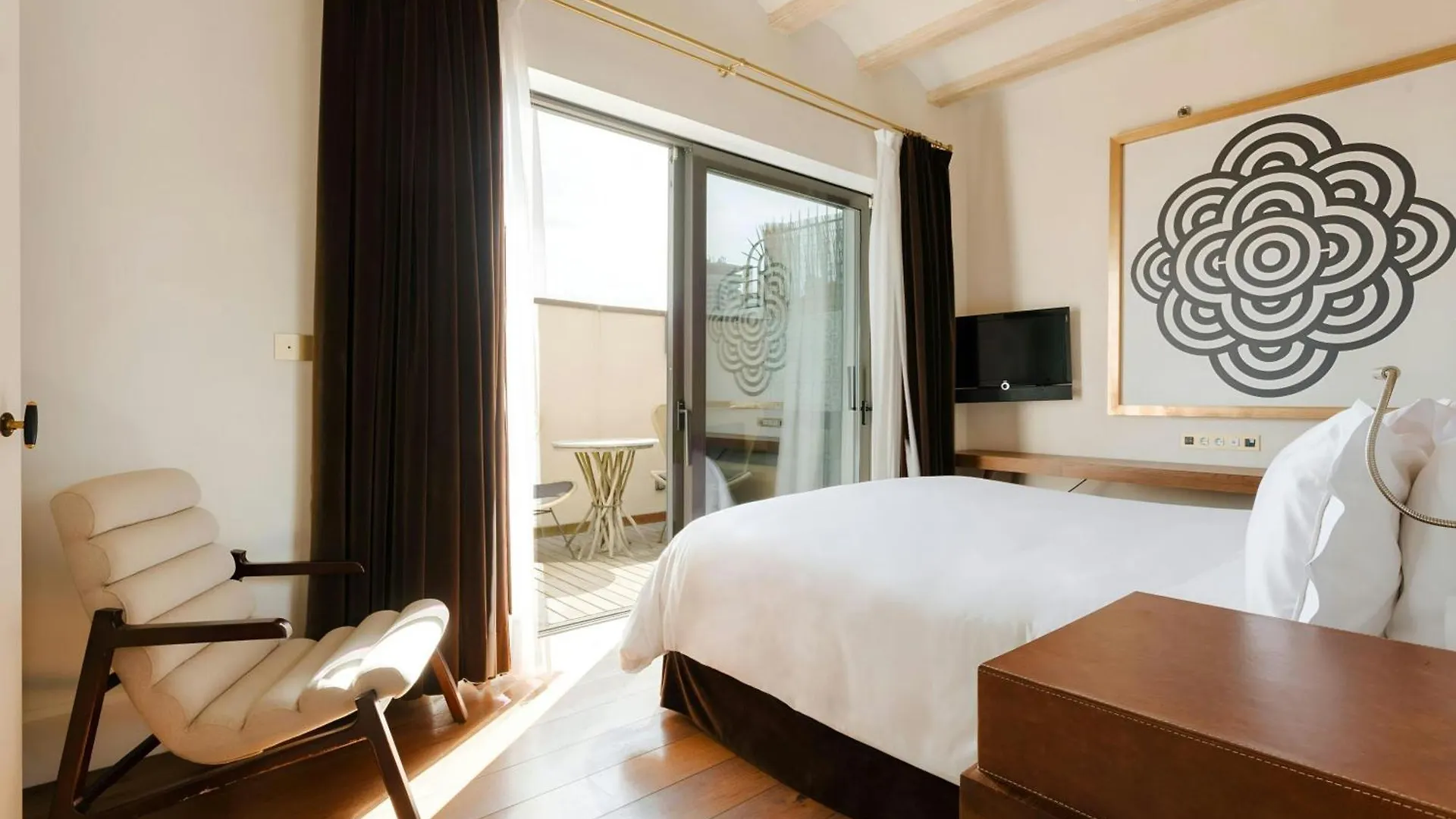 Do Placa Reial Hotel Gothic Quarter, Sonder By Marriott Bonvoy Барселона