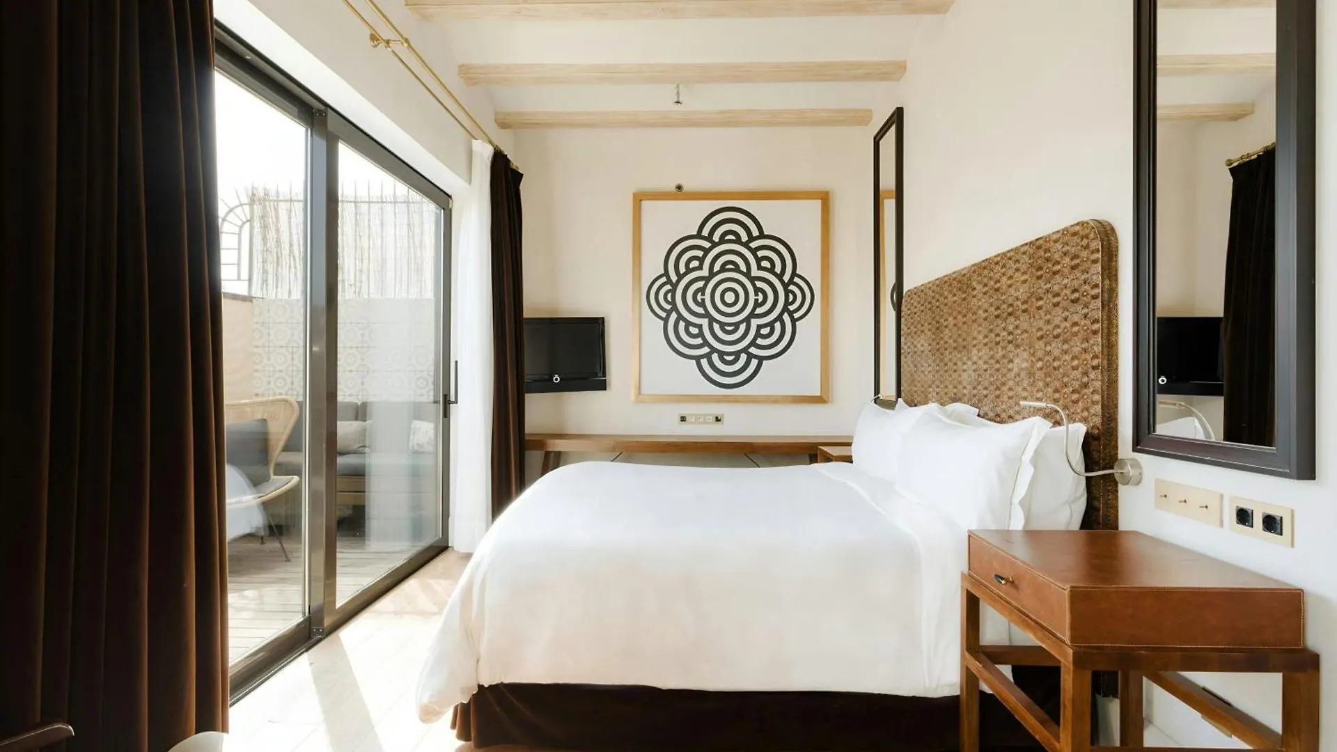 Do Placa Reial Hotel Gothic Quarter, Sonder By Marriott Bonvoy Барселона