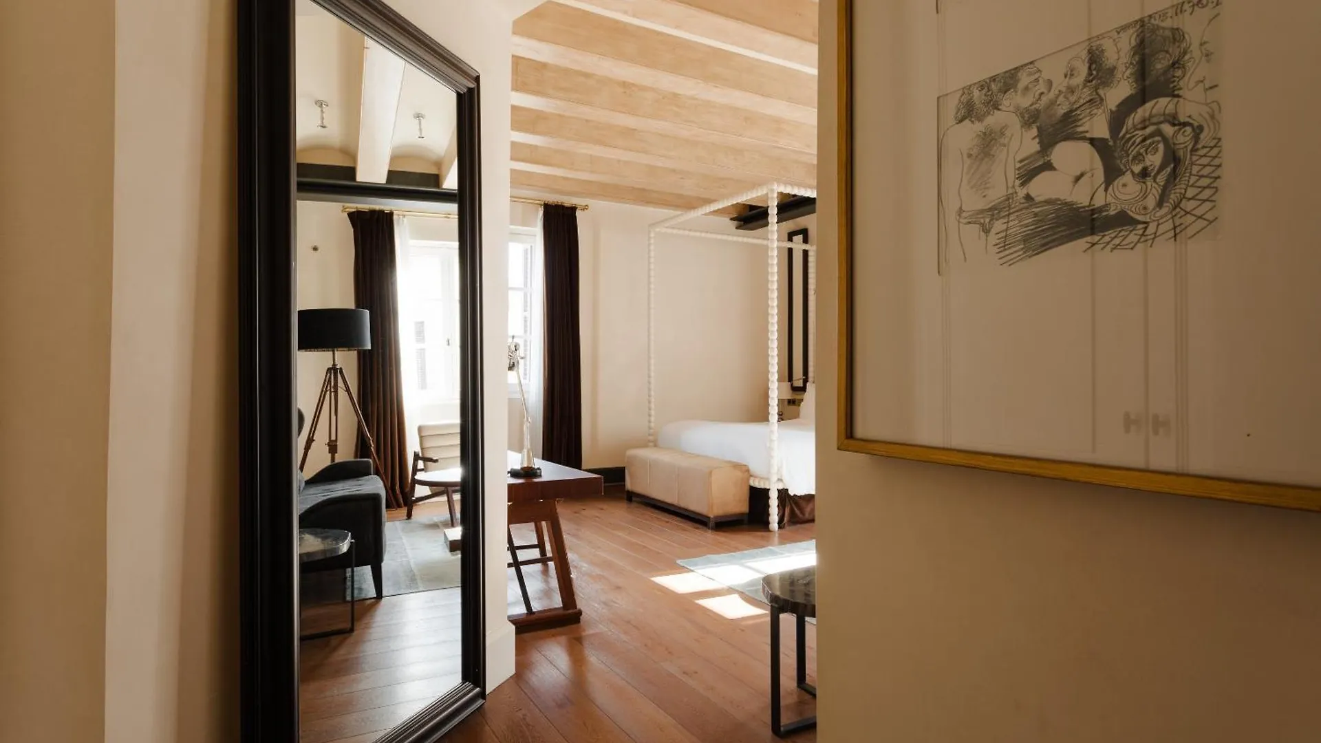 Do Placa Reial Powered By Sonder Barcelona Hotel