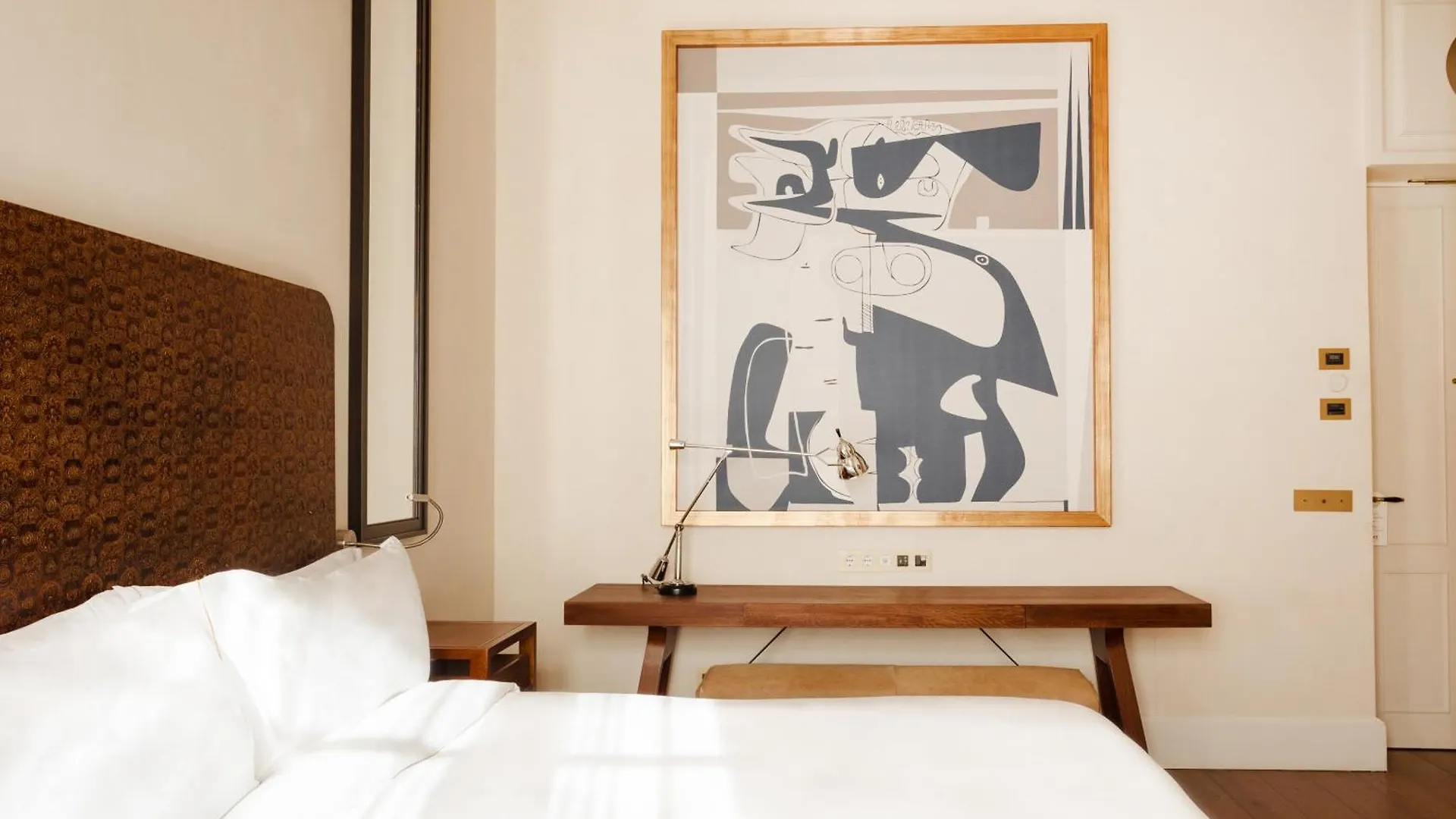 Do Placa Reial Powered By Sonder Barcelona Hotell