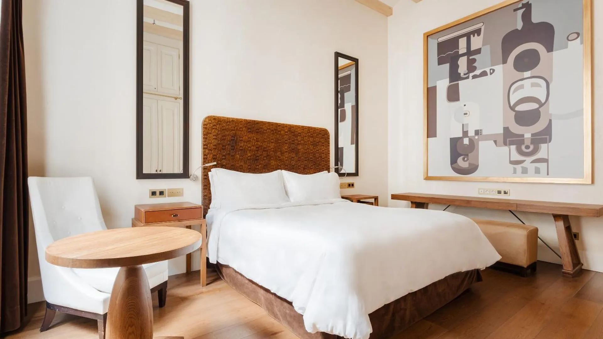 ***** Hotell Do Placa Reial Powered By Sonder Barcelona Spanien